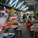 Straßenküchen an einer beliebigen Straße in Bangkok