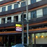 Frontansicht Central Place Hotel in Pattaya